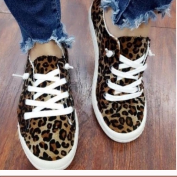 Shoes - New Forever Comfort leopard print shoes, size 7.5